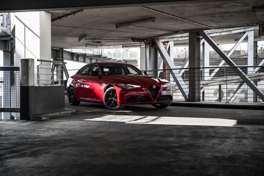  Alfa Romeo Giulia B-Tech (952) 2018 года  (фото 4 из 19)